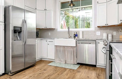 Ruston House | Safe Location; Comfortable & Cozy; King Beds