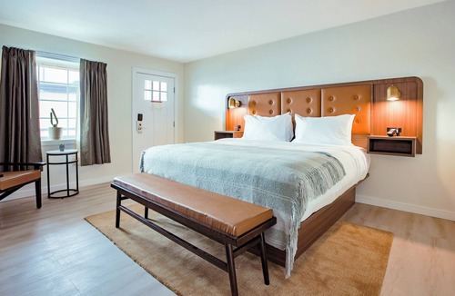 Talbot's Corner Hotel | Salt Ranch Hotel
