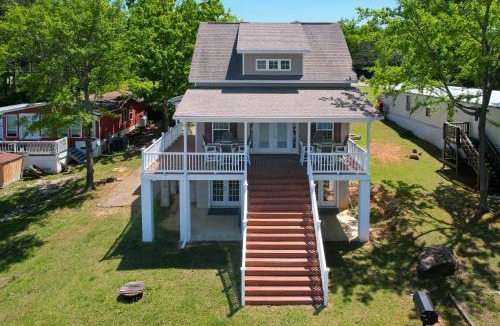 Leesville House | Saluda Shores Sleeps 11
