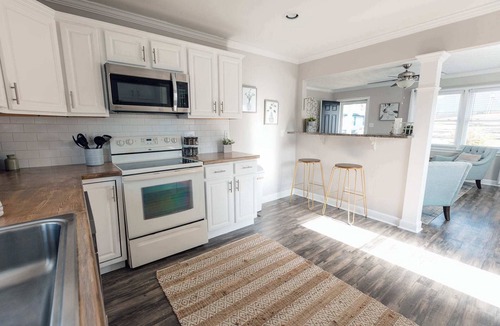 Johnson City House | Sanctuary Co Pet-Friendly Near ETSU