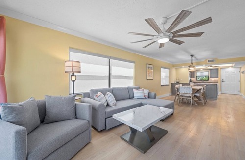Sanibel Condo | Sand Pointe #218 | Discounted Beachfront Luxury