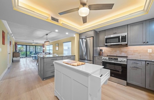 Sanibel Condo | Sand Pointe #218 | Discounted Beachfront Luxury