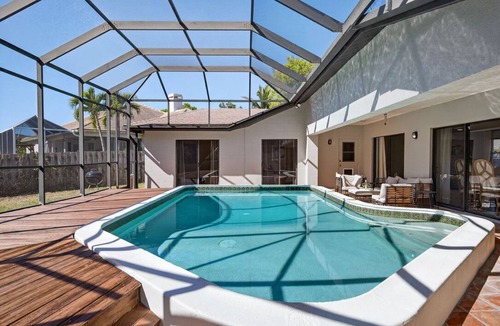 South Sarasota House | Sand & Sea Retreat, Private Heated Pool. Spacious Luxury Home