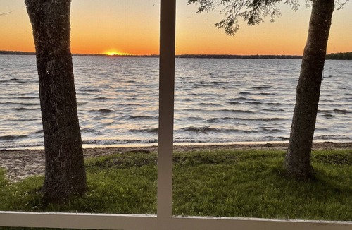 Levering House | Sandy beach and Sunset side Cottage