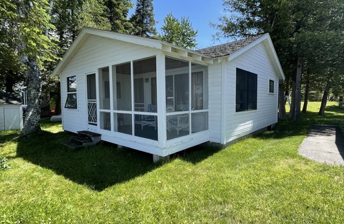 Levering House | Sandy beach and Sunset side Cottage