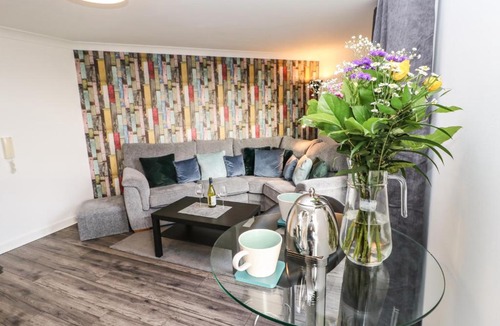 Blyth Apartment | Sandy Corner