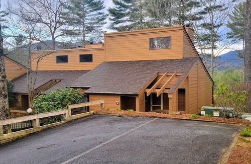 Sapphire House | Sapphire Mountain View Escape: Resort Amenities, Family & Pet Friendly!