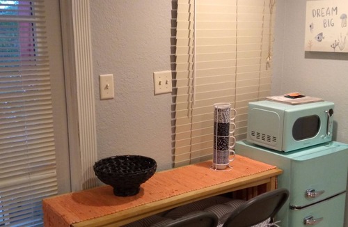 Alta Vista Apartment | Sarasota comfortable private Studio. Location Near Downtown, beaches, Marina