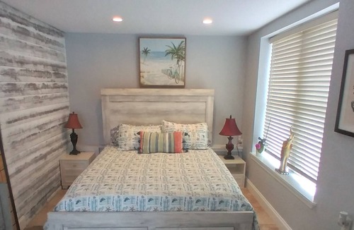 Alta Vista Apartment | Sarasota comfortable private Studio. Location Near Downtown, beaches, Marina