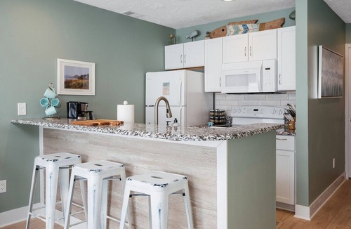 Traverse City Condo | Sauna Beach Haven 106 Direct Beach Access Near Downtown Tart Trail