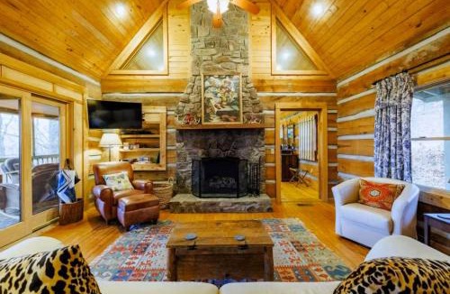 Mentone House | Scenic Getaway - Hot Tub & Mountain Views