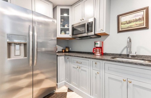 Trenton House | Scenic Getaway with Huge Spa, Pool, Fire Pit, 2 Kitchens - 15m to Chattanooga!