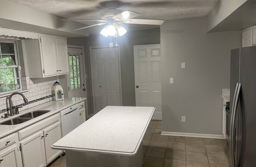 Eddyville House | Scenic Lake Barkley Waterfront Retreat - Spacious, 4 Bedrooms, sleeps 13!