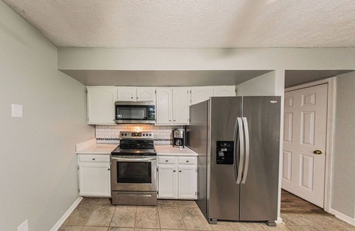 Eddyville House | Scenic Lake Barkley Waterfront Retreat - Spacious, 4 Bedrooms, sleeps 13!