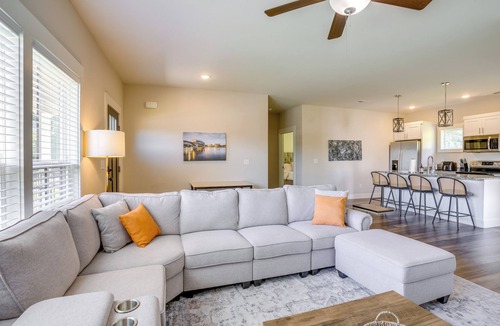 Lookout Valley Neighborhood Association House | Scenic Mtn Retreat w/Wooded Backyard + Fire Pit!