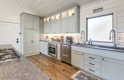 Fairfield Bay Cottage | 'scenic Overlook' - Luxe Greers Ferry Hideaway!