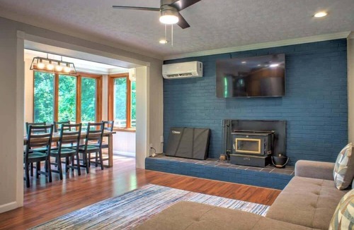 Waynesville House | Scenic & Relaxing 4/3 Retreat Near Maggie Valley