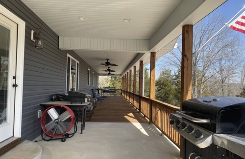 Eminence House | Scenic Riverways Retreat - 3 BDRM House Minutes from Jacks Fork River