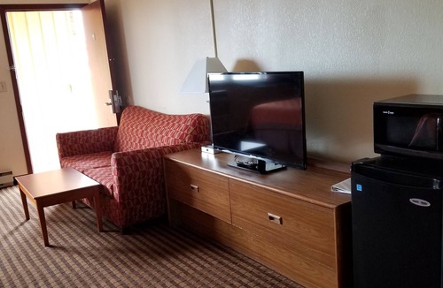Eau Claire Hotel | Scottish Inns & Suites Eau Claire