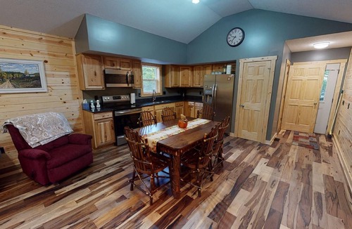 Logan Cabin | Scotts Creek Cabins - Valleyview