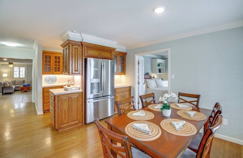Jones Mills Villa | Screened-In Porch w/Views: Hot Springs Getaway!