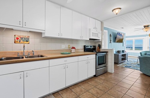Edisto Island House | Sea Oats Ocean Front 4 Bedroom 2 Bath Home Linens Included!