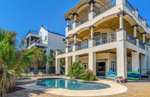 Navarre Beach House | Sea Turtle House-Sound View-Canal-Dock-Private Pool-Elevator