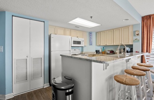 Arcadian Shores Condo | Sea Watch 606 Oceanfront Indoor/Outdoor pool/Beach