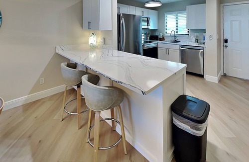 Mid Island Condo | Seaside 506 | Gulf-Front Condo, Renovated, Stunning Views + Beach Access!