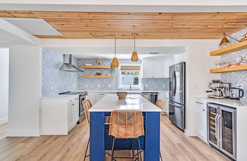 Bayshore Gardens House | Seaside Serenity: A luxurious and modern HEATED Pool Home