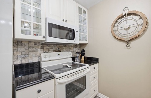 Sevierville Ski Chalet | Secluded 1 BR Cabin w/Hot Tub, Wi-Fi, Pool Access, Free Tickets
