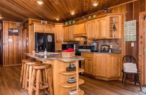 Nashville Cabin | Secluded 100-Acre Cabin | Hot Tub, Views & Wildlife 3BR, 1.5BA