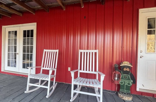 Garrison Cabin | Secluded cabin located on 400 acres in the beautiful hills of Kentucky.