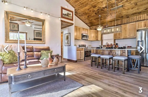 Franklin Cabin | Secluded & Convenient Cabin Franklin NC Pet Friendly Renovated Mountain Views