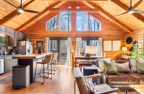 Ellijay House | Secluded Ellijay River Cabin, Hot tub, firepit, Fire Pit, Bunkroom & Gameroom