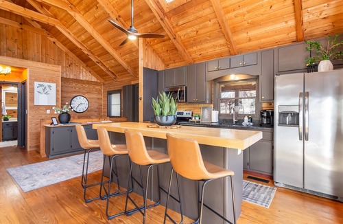 Ellijay House | Secluded Ellijay River Cabin, Hot tub, firepit, Fire Pit, Bunkroom & Gameroom