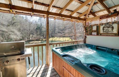 Dahlonega House | Secluded Family Retreat in Dahlonega w/Hot Tub!