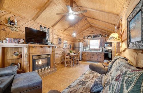 Dahlonega House | Secluded Family Retreat in Dahlonega w/Hot Tub!