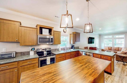 Woodfin House | Secluded home with firepit, gas grill, deck, full kitchen, TV, & washer/dryer