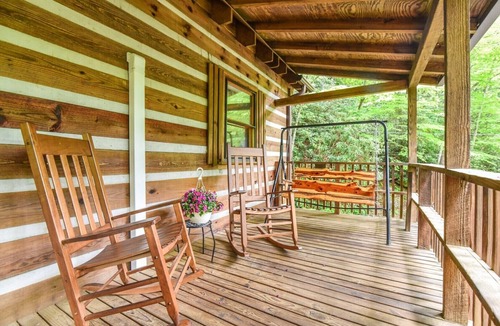 Fairview Cabin | Secluded Log Cabin, Close to Town, Hot Tub, WiFi, Fireplace, Pet Friendly