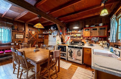 Terra Alta Cabin | Secluded Mountain Cabin with Creek Near Swallow Falls State Park, West Virginia