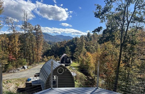 Bakersville House | Secluded, mountain- hot tub, firepit Ocean Blue