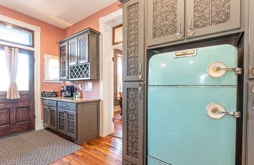 Washington House | Second Floor Suite