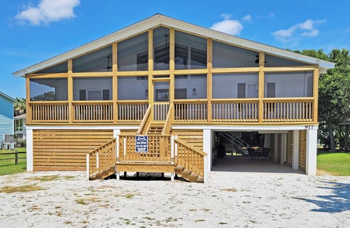 North Litchfield Beach House | Second Row Raised Beach House, Screened Porch, Easy Beach Access, Dog Friendly