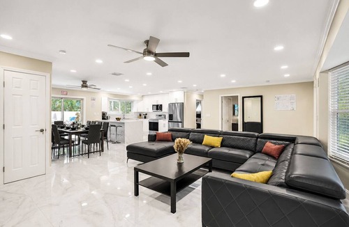 Hollywood Hills Villa | Sensational 5BR Villa Heated Pool near Hard Rock
