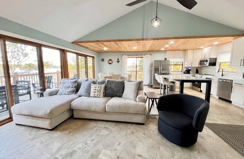 Rutledge House | Serene 2-bedroom lake house