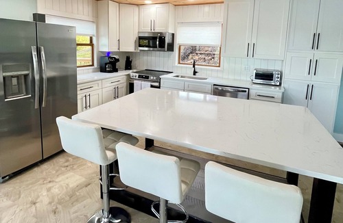 Rutledge House | Serene 2-bedroom lake house