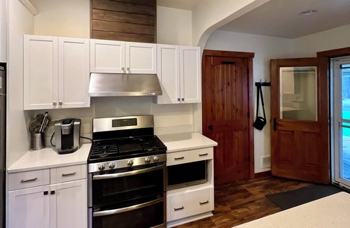 Shawano House | Serene 3-bedroom house with dock and boat slip on Washington Lake in Shawano