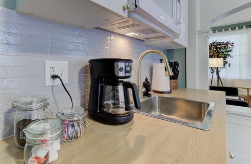 Midtown Apartment | Serene and Stylish Classic Apartment in Midtown!
