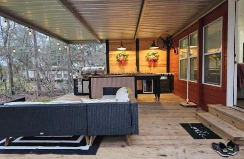 Lottie House | Serene Bayou Camp - Spacious 3BR Home w Loft